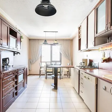 Apartment By The Sea *