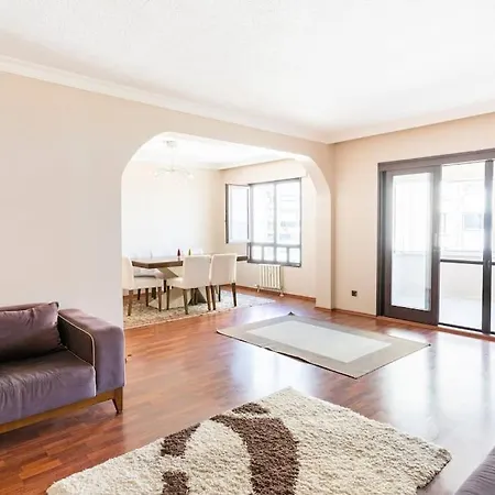 By The Sea Apartment *